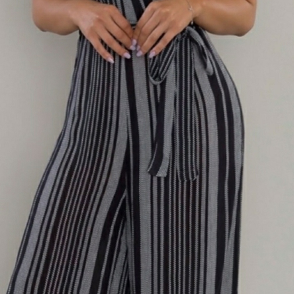 🆕️Striped Waist Tie Culotte Jumpsuit - Picture 2 of 2